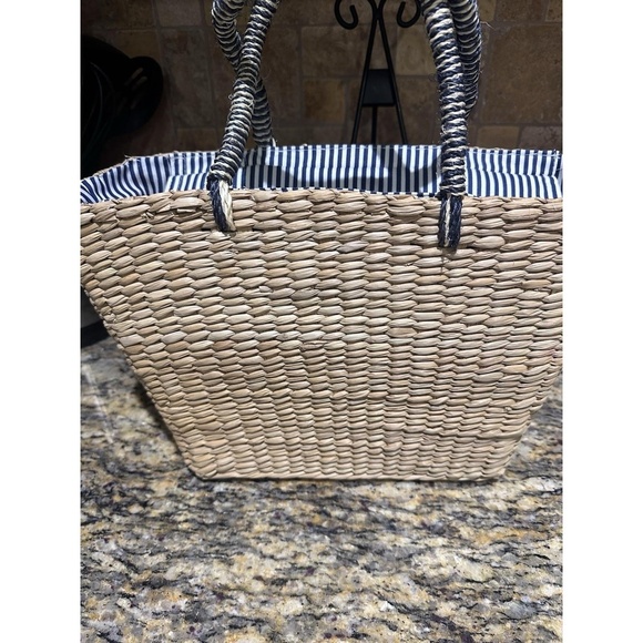 Straw Handbag Purse Ocean Fish Striped Inside Liner with Pockets 13 x 9 x 4 - Picture 4 of 5